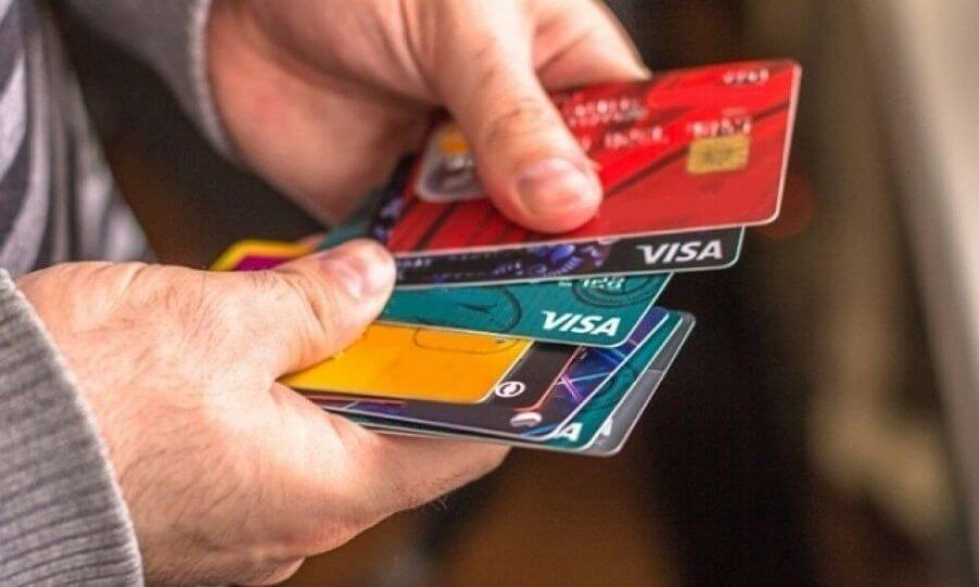kak-vibrat-kreditnuyu-kartu